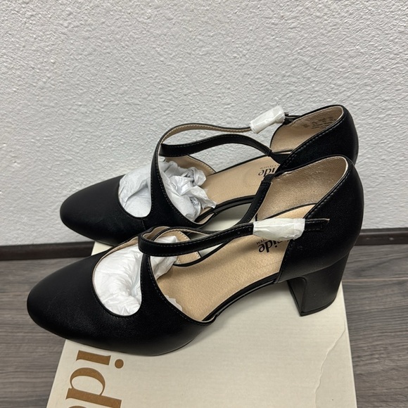 LifeStride Tracy Strappy Pump (WIDE) - Picture 9 of 10